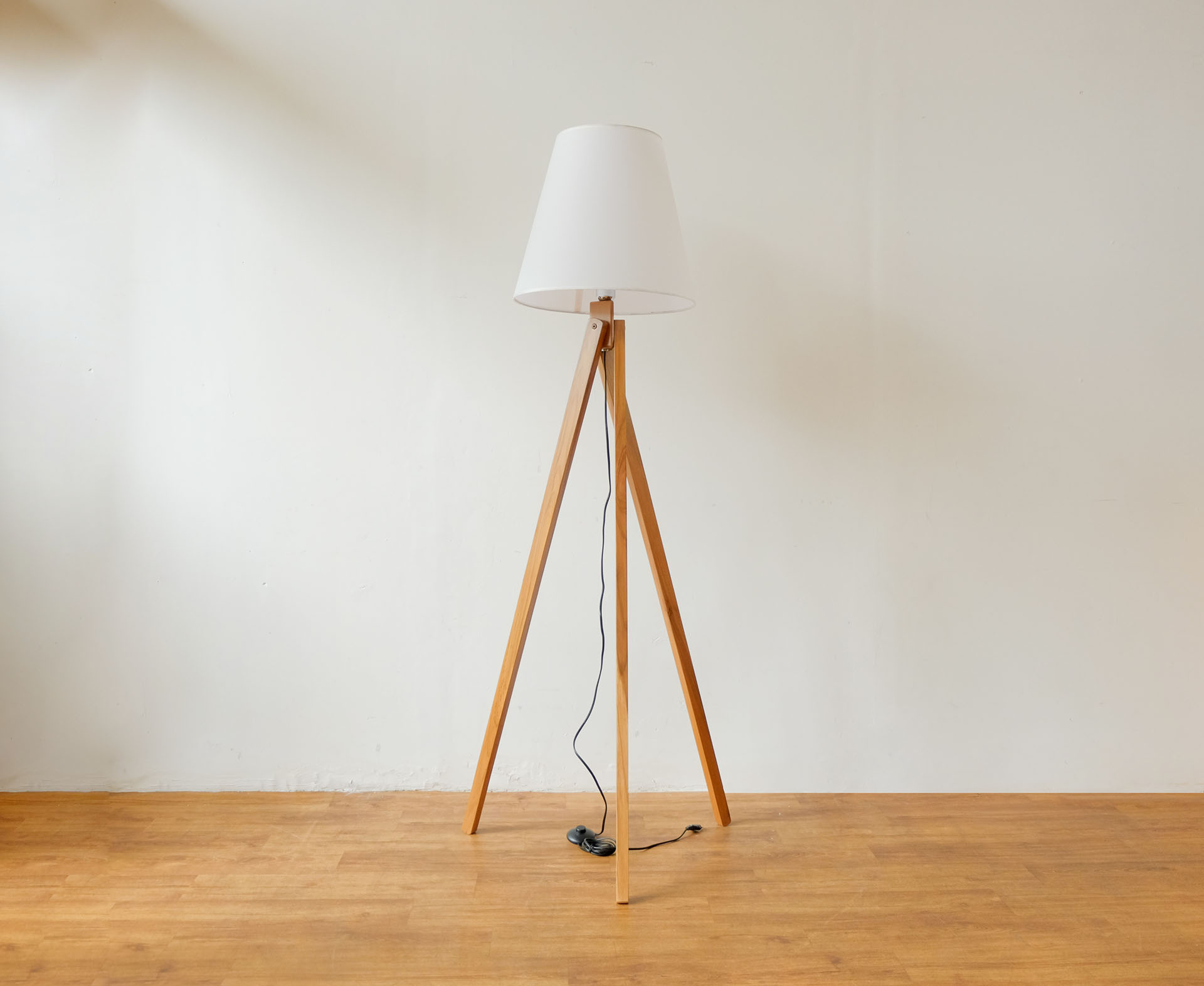 Standing Lamp Tripod - Uwitan